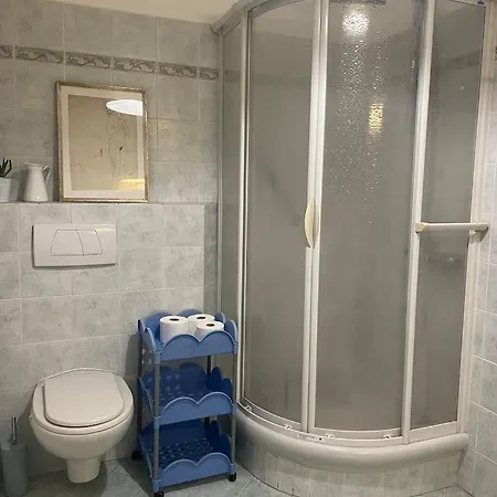 Centro Storico In Via Palestro イヴレーア